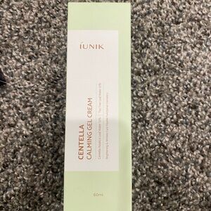 Unik Centella Calming Gel Cream - Green